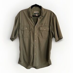 Teton by Woolrich Olive Green button up fishing Shirt size Large short sleeve